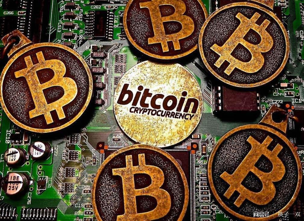 携市值近500亿元比特币出逃钱志敏在英国被判11年8个月！她在床上被捕现场画面曝光