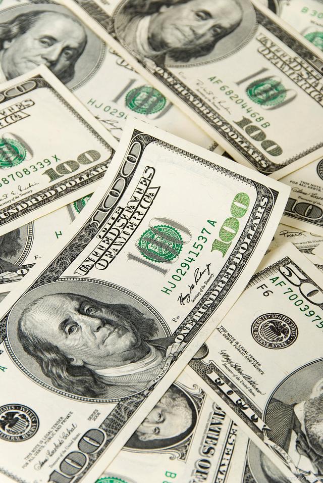 美元指数18日下跌